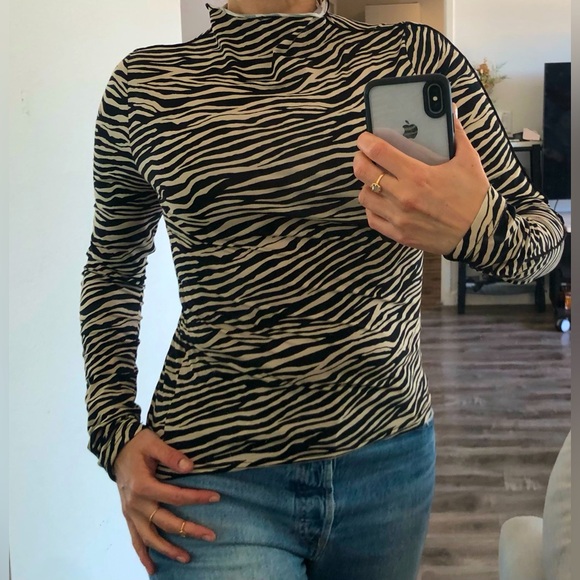 & Other Stories Blouse Mock Turtle Neck Hi Neck Top Black Cream Zebra Striped S - Picture 1 of 6